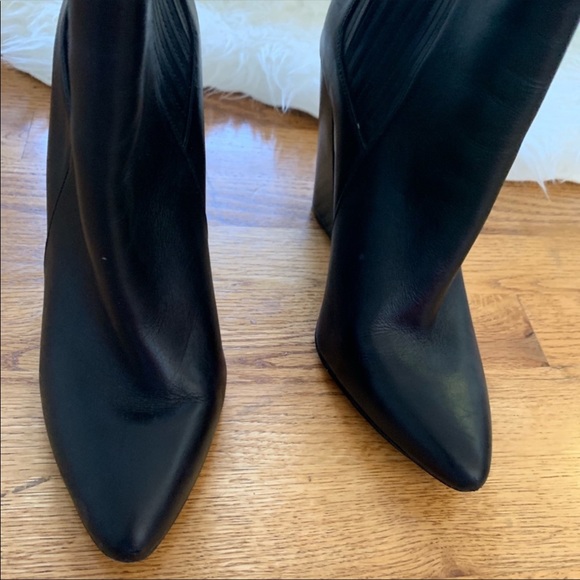 CUTE BCBG Silver Accent Fall Booty Like New Sz 10 - Picture 4 of 6